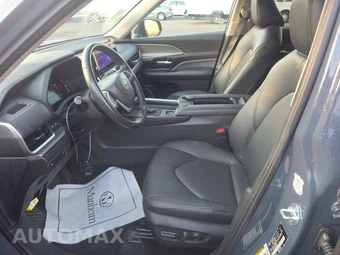 2025 Toyota Grand Highlander XLE - miniatura 7