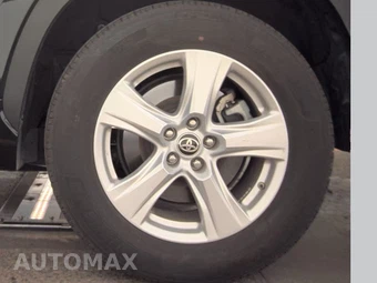 2025 Toyota Highlander LE - miniatura 12