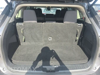 2025 Toyota Highlander LE - miniatura 24