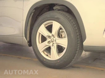 2025 Toyota Highlander LE - miniatura 10
