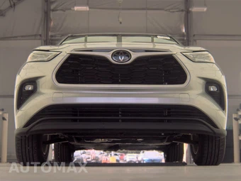 2025 Toyota Highlander LE - miniatura 3