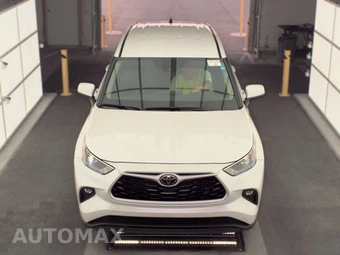 2025 Toyota Highlander LE - miniatura 2