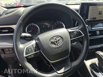2025 Toyota Highlander LE - miniatura 10
