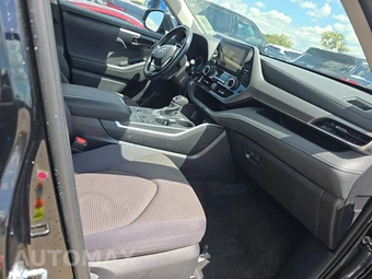 2025 Toyota Highlander LE - miniatura 8