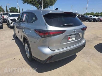 2025 Toyota Highlander LE - miniatura 2