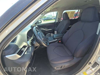 2025 Toyota Highlander LE - miniatura 6