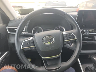 2025 Toyota Highlander LE - miniatura 10