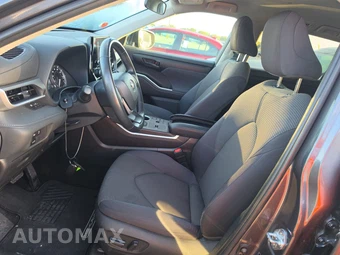 2025 Toyota Highlander LE - miniatura 13