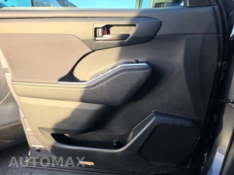 2025 Toyota Highlander LE - miniatura 15