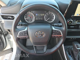 2025 Toyota Highlander LE - miniatura 16