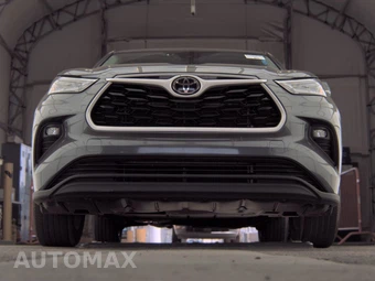 2025 Toyota Highlander LE - miniatura 3