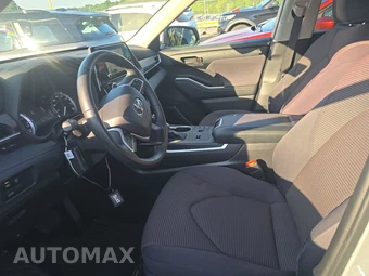 2025 Toyota Highlander LE - miniatura 13