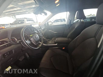 2025 Toyota Highlander LE - miniatura 13