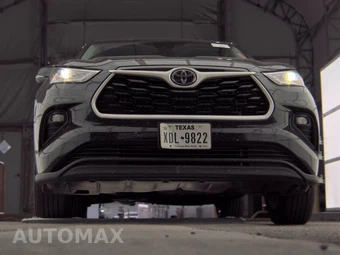 2025 Toyota Highlander LE - miniatura 3