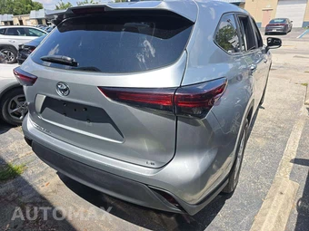 2025 Toyota Highlander LE - miniatura 3