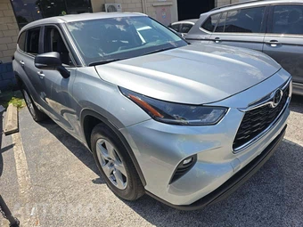 2025 Toyota Highlander LE - miniatura 4