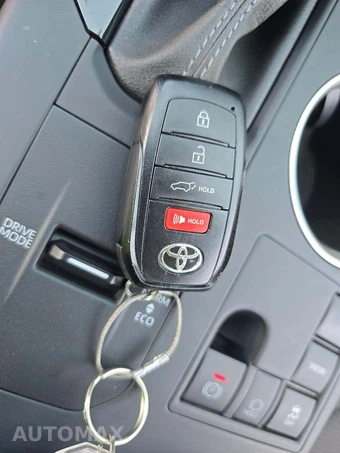 2025 Toyota Highlander LE - miniatura 8