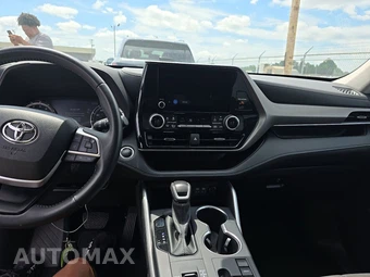 2025 Toyota Highlander LE - miniatura 17