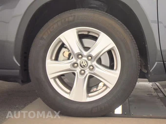 2025 Toyota Highlander LE - miniatura 9