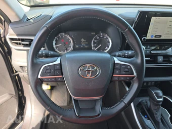 2025 Toyota Highlander LE - miniatura 16