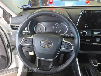 2025 Toyota Highlander LE - miniatura 16
