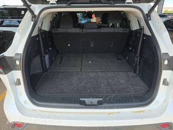 2025 Toyota Highlander LE - miniatura 23