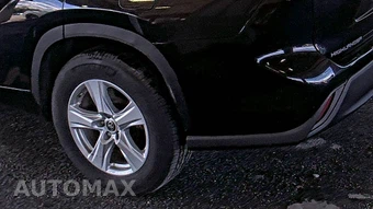 2025 Toyota Highlander LE - miniatura 10