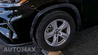 2025 Toyota Highlander LE - miniatura 7