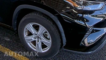2025 Toyota Highlander LE - miniatura 8
