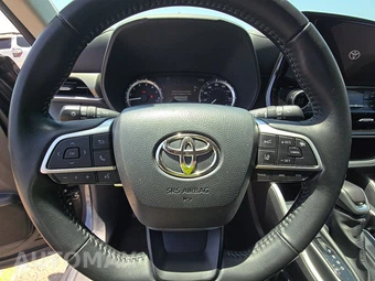 2025 Toyota Highlander LE - miniatura 16