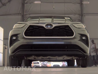 2025 Toyota Highlander LE - miniatura 3