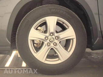 2025 Toyota Highlander LE - miniatura 9