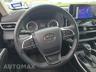 2025 Toyota Highlander LE - miniatura 16
