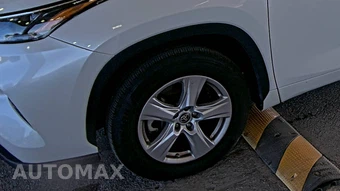2025 Toyota Highlander LE - miniatura 7