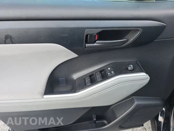 2025 Toyota Highlander LE - miniatura 9