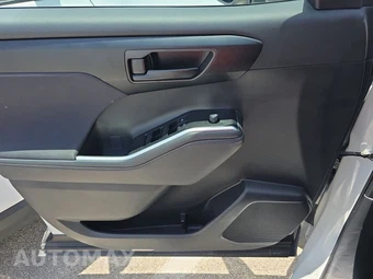 2025 Toyota Highlander LE - miniatura 15