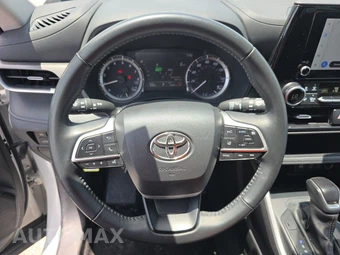 2025 Toyota Highlander LE - miniatura 16