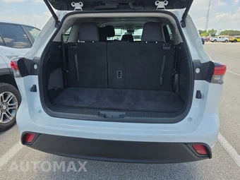 2025 Toyota Highlander LE - miniatura 24