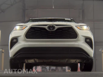 2025 Toyota Highlander LE - miniatura 3