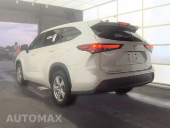 2025 Toyota Highlander LE - miniatura 8