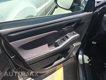 2025 Toyota Highlander LE - miniatura 9