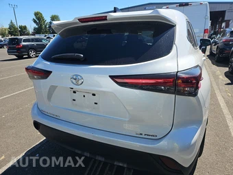 2025 Toyota Highlander LE - miniatura 5