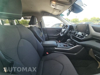 2025 Toyota Highlander LE - miniatura 13