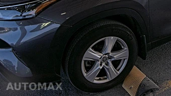 2025 Toyota Highlander LE - miniatura 7