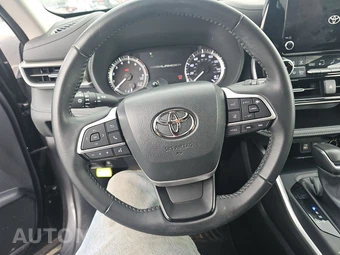2025 Toyota Highlander LE - miniatura 16
