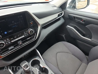 2025 Toyota Highlander LE - miniatura 17
