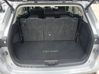 2025 Toyota Highlander LE - miniatura 24