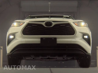 2025 Toyota Highlander LE - miniatura 3