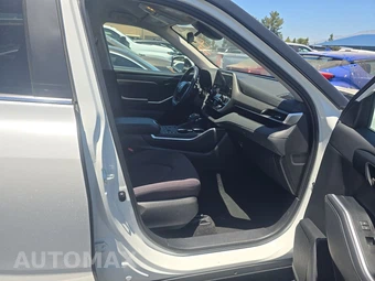 2025 Toyota Highlander LE - miniatura 8