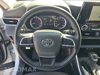 2025 Toyota Highlander LE - miniatura 16